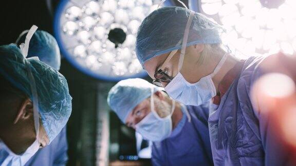 page_list_airport_istock-1205917062